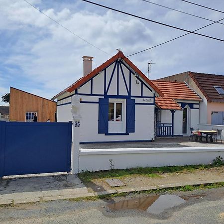 Les Goelettes A 250 M De La Plage Barneville-Carteret Kültér fotó