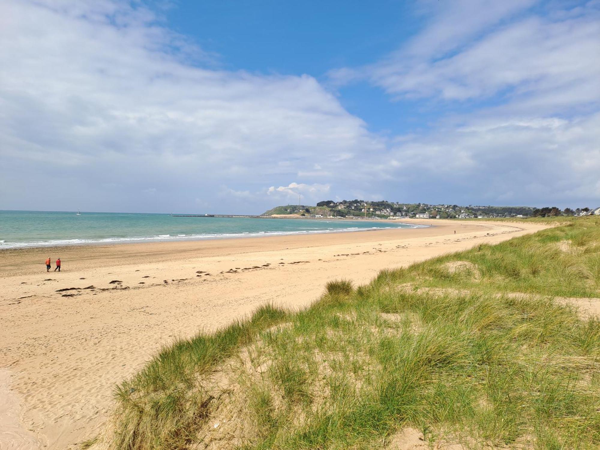 Les Goelettes A 250 M De La Plage Barneville-Carteret Kültér fotó
